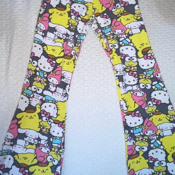 Hello Kitty and Friends multi-colored flared leggings - Picture 3 of 5